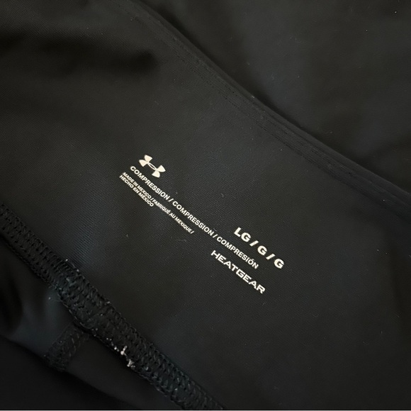 💕 Under armour cropped Black Compression Leggings L - Picture 4 of 8